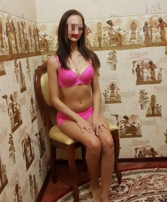 Я настоящая профессионалка в сфере удовольствий и незабываемых моментов. Встречи со мной - это джакузи из страсти, экстаз под одеялами, фейерверк наслаждения. Приглашаю вас в мир наслаждения и релакса в Москве. Мои услуги опытные и разнообразные – от нежного эротического массажа до пикантных ролевых игр. Возможности у меня безграничны, а отзывы о нашей встрече будут записаны в твоей памяти навсегда. Ознакомься с моими фото в профиле, и ты увидишь, насколько провокационно я могу выглядеть. Живу в Москве, и с нетерпением жду нашей встречи. 😘 Катюшка